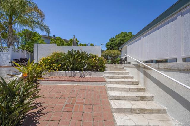 4780 Orten St, San Diego CA: https://media.crmls.org/mediaz/607a68ed-100d-4c9f-bce1-9e1453d26fec.jpg