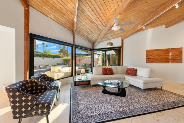 45371 Rancho Palmeras Drive, Indian Wells CA: https://media.crmls.org/mediaz/607a7336-b18f-4a32-b96f-6ae2875c6c40.jpg