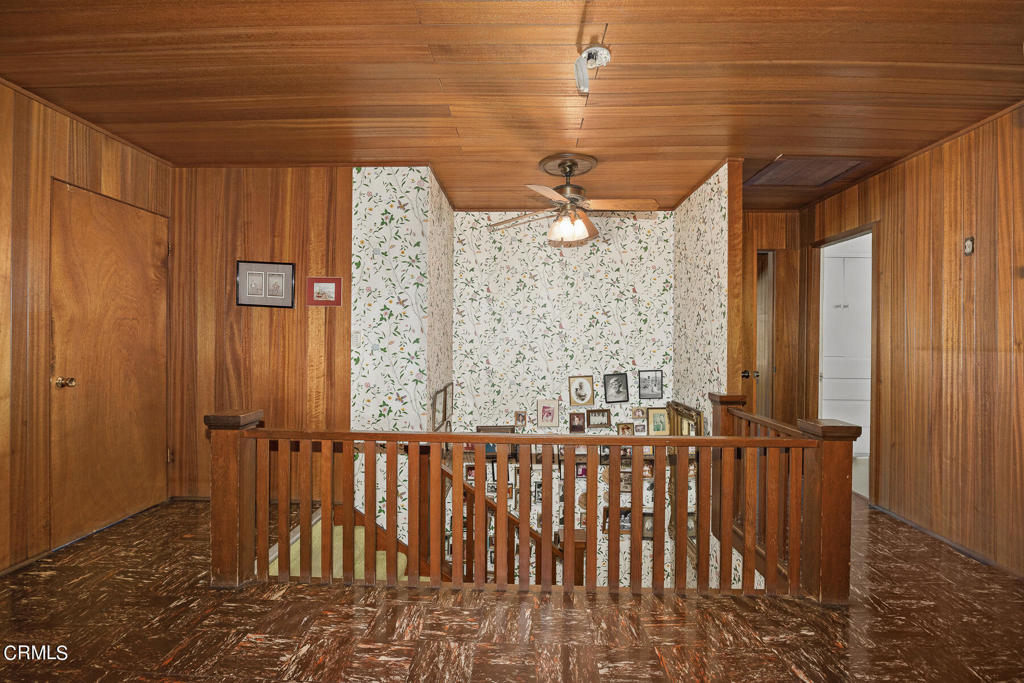 https://media.crmls.org/mediaz/607aecff-e54b-4b66-8d85-14a409ebabb8.jpg?preset=X-Large