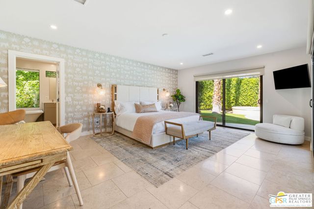 290 W Lilliana Drive, Palm Springs CA: https://media.crmls.org/mediaz/607b9811-a08d-480d-8879-c37c4d4d97a1.jpg