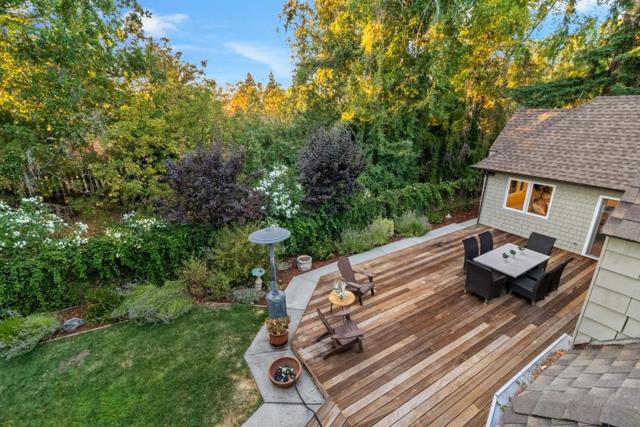 136 Finger Avenue, Redwood City CA: https://media.crmls.org/mediaz/607bc960-a2f6-4cc8-b513-7e5ea9231d0c.jpg