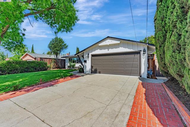 Image 2 of 43 For 41674 Mahoney St