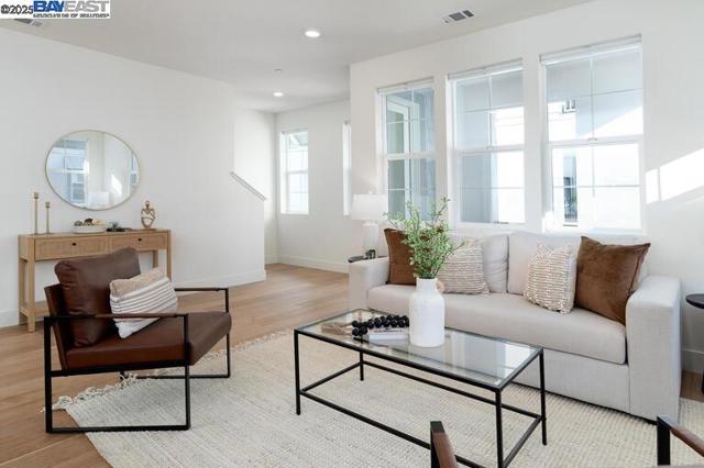 37468 Bowline Rd, Newark CA: https://media.crmls.org/mediaz/607cb16e-1bdc-4c53-a897-75595192536b.jpg