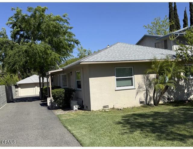 1110 1112 N Altadena Drive, Pasadena CA: https://media.crmls.org/mediaz/607d1802-7ad4-4c55-94fc-c617fdb149e4.jpg