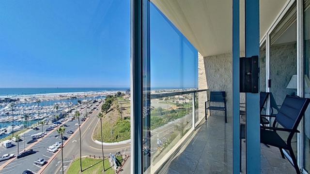1200 Harbor N Drive, Oceanside CA: https://media.crmls.org/mediaz/607d4e96-3288-49d4-acb2-df2b3b2a2c6e.jpg