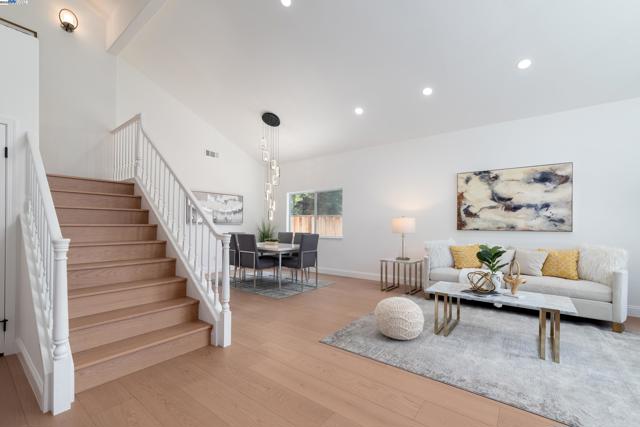 3846 Sheffield Cir, Danville CA: https://media.crmls.org/mediaz/607d5f23-e8ba-4f64-b09a-b88ad0eb4071.jpg