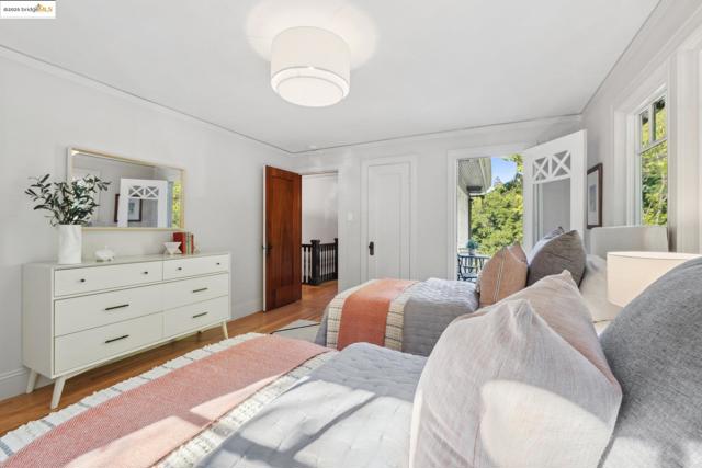 733 Carlston Ave., Oakland CA: https://media.crmls.org/mediaz/607e0a29-5d9c-400c-818f-e353be7237a5.jpg