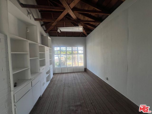 2433 Mckinley Avenue photo 8