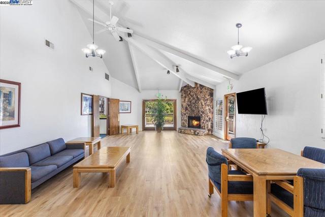 21103 Gary Dr, Hayward CA: https://media.crmls.org/mediaz/607e7f9b-1b27-4932-84ae-8572669b19d8.jpg