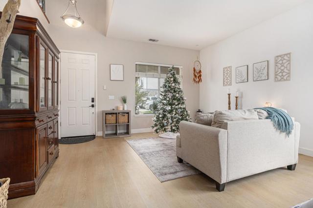 130 Ridge Crest Court, Oakley CA: https://media.crmls.org/mediaz/60801f36-b3d8-4b7c-a700-37574d946923.jpg