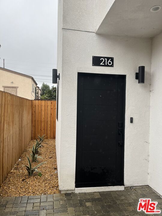 212 E 29th Street, Los Angeles CA: https://media.crmls.org/mediaz/60802cd4-cfe6-4655-be2b-025360ecf204.jpg