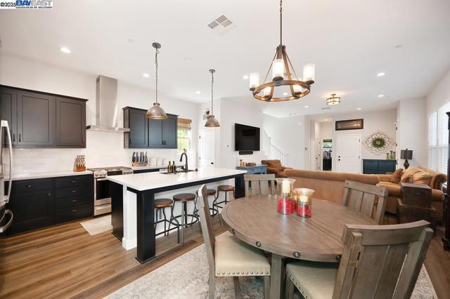 7544 Twin Bridges Ln, Citrus Heights CA: https://media.crmls.org/mediaz/6080be6b-dc12-4e22-a180-b8a714b973c6.jpg