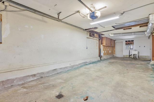 569 Chenery Street, San Francisco CA: https://media.crmls.org/mediaz/6080e6bc-b420-4f14-84b1-4841fce8b043.jpg
