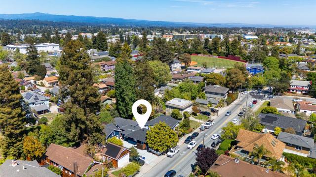 1124 Laurel Street, Santa Cruz CA: https://media.crmls.org/mediaz/60815d90-eb92-4c03-a1dd-67f83c31a103.jpg