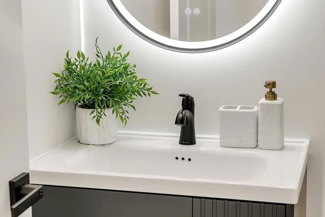 527 Maple Avenue, Milpitas CA: https://media.crmls.org/mediaz/60820cc8-7cfe-4e6e-929d-f579b203c39e.jpg