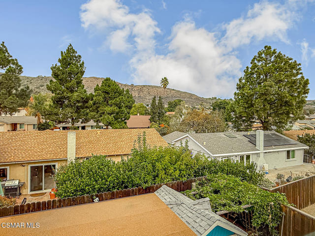 3307 Rainbow Creek Circle, Thousand Oaks CA: https://media.crmls.org/mediaz/6082bdd1-be23-4473-aea9-d5eb09ed5273.jpg
