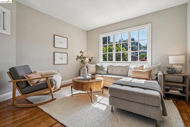 Image 30 of 59 For 4201 Lakeshore Ave