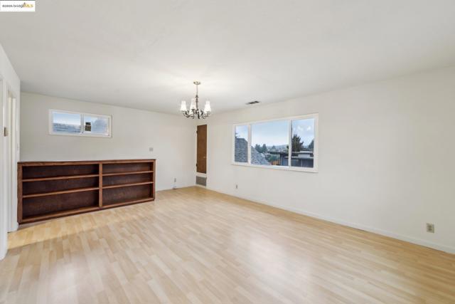 Image 30 of 60 For 5630 Greenridge Rd