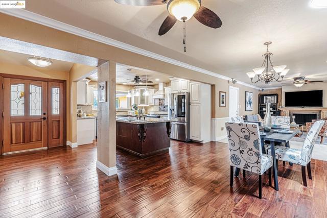 212 Matsqui Rd, Antioch CA: https://media.crmls.org/mediaz/6083110e-ea44-4c1b-99c8-b27d17811ff8.jpg
