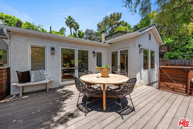 2116 Princeton Avenue, Los Angeles CA: https://media.crmls.org/mediaz/6083b007-a61b-4abf-ba3d-7873535759de.jpg