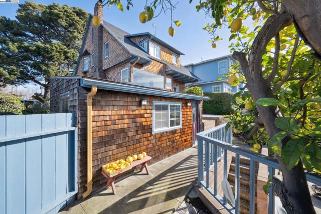 2000 CLINTON AVENUE, Alameda CA: https://media.crmls.org/mediaz/6085ca0a-f91e-4b10-b96c-6082a0f42a80.jpg