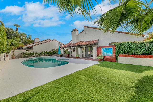 60 Calle Solano, Rancho Mirage CA: https://media.crmls.org/mediaz/6085e22b-e15a-4940-a677-8d6c870b03fe.jpg