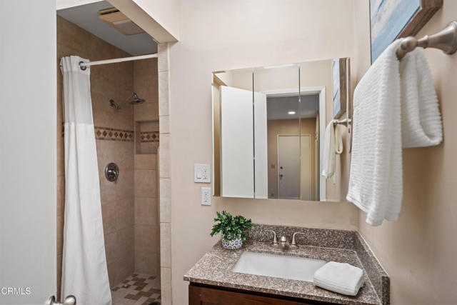 Detail Gallery Image 15 of 30 For 138 S Bryn Mawr St #39,  Ventura,  CA 93003 - 3 Beds | 2 Baths