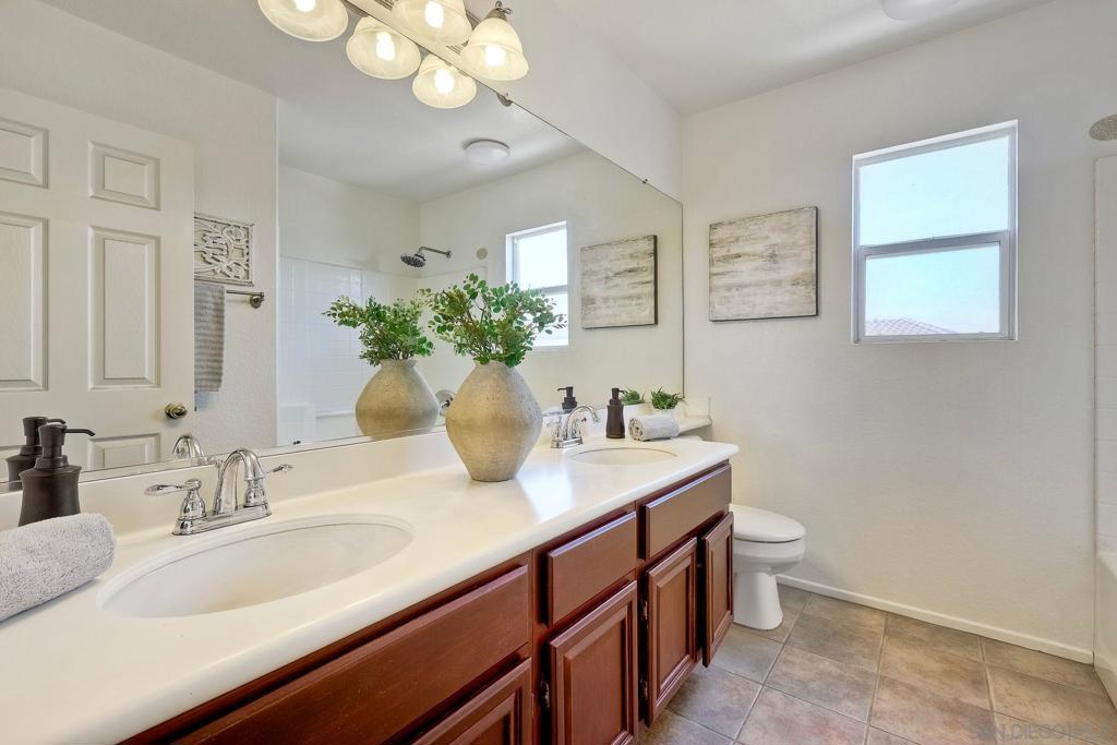 MLS #250036045SD img 29