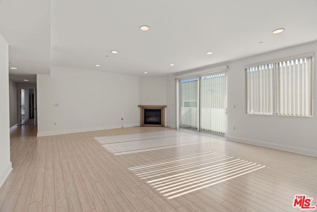 1331 Amherst Avenue, Los Angeles CA: https://media.crmls.org/mediaz/6086be4a-da93-43c0-8e4c-26fc0e9d9c5d.jpg