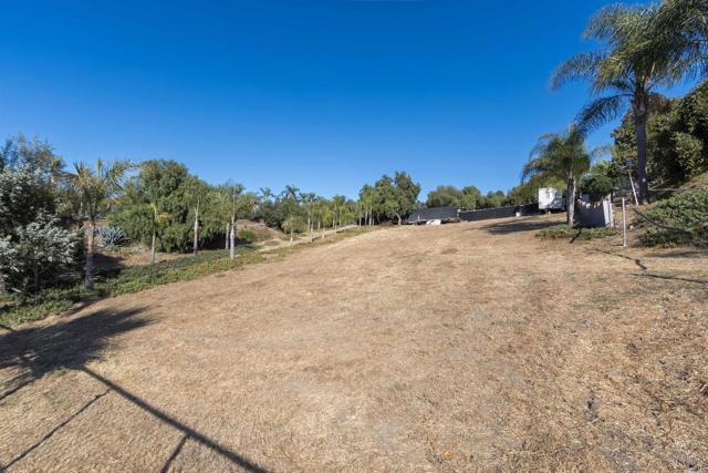 2405 Old Colony, Vista, California 92084, ,Residential Income,For Sale,Old Colony,NDP2407848