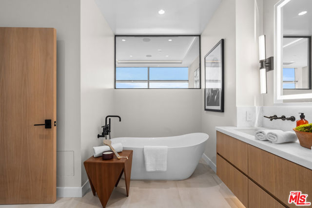 900 W Olympic Boulevard, Los Angeles CA: https://media.crmls.org/mediaz/60871f72-8a05-470e-b842-94549be2fdd0.jpg