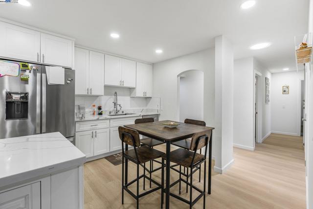 548 Sonoma Ave, Livermore CA: https://media.crmls.org/mediaz/608754f5-0731-436f-a635-e0b55ee4612f.jpg