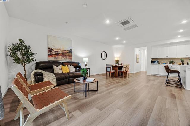 5422 Arnold Rd, Dublin CA: https://media.crmls.org/mediaz/60879932-192e-4334-a74b-af0dbbfa3307.jpg