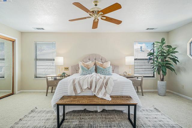 4325 Monterey ct, Discovery Bay CA: https://media.crmls.org/mediaz/6087ebb3-b129-4f3f-bdd8-33026a701e8e.jpg