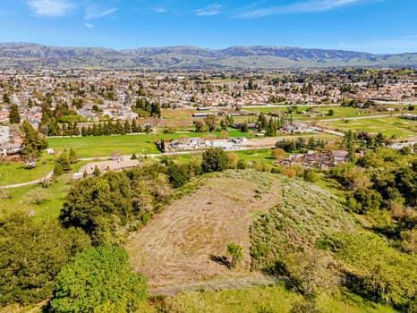 15311 Sycamore Drive, Morgan Hill CA: https://media.crmls.org/mediaz/60886a14-bcee-4078-9ee2-a141a92d677f.jpg