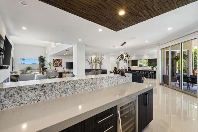 14 Stephen Terrace, Rancho Mirage CA: https://media.crmls.org/mediaz/608891f1-3fcc-4c39-bd8b-eebdb6ff6f30.jpg