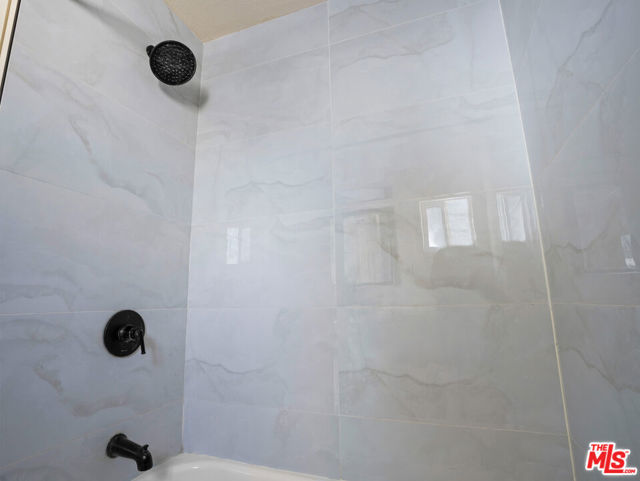 891 E 6th Street, Pomona CA: https://media.crmls.org/mediaz/6088e7b2-bbe6-4425-81d5-1918d70dbff0.jpg