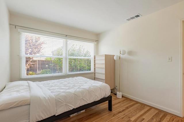 Image 17 of 37 For 1759 Heatherdale Avenue