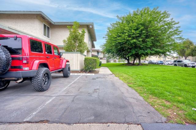 10143 Caminito Volar, San Diego CA: https://media.crmls.org/mediaz/60893825-45c8-4960-8403-6bc3cc51033e.jpg