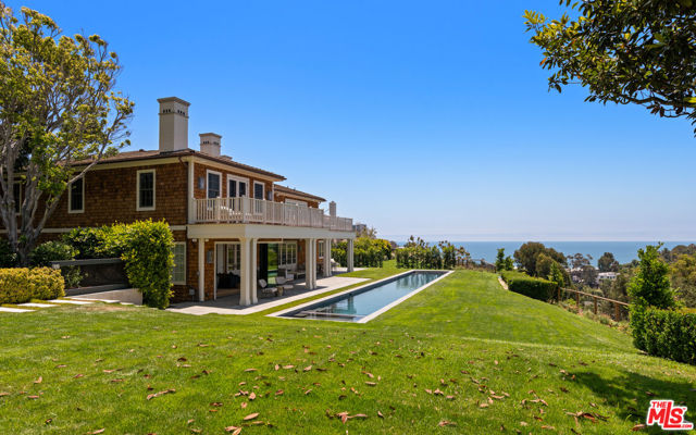 525 Spoleto Drive, Pacific Palisades CA: https://media.crmls.org/mediaz/6089885a-8206-4c0c-986c-018d3a963cbb.jpg