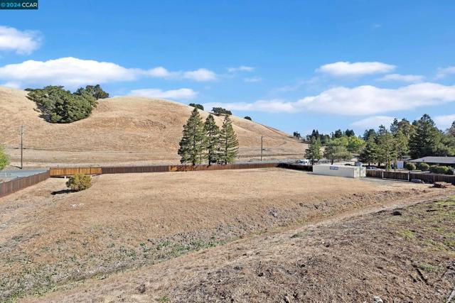 Image 34 of 44 For 2495 Reliez Valley Rd
