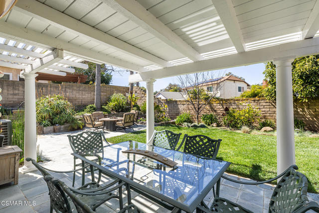 411 Blackhawk Drive, Newbury Park CA: https://media.crmls.org/mediaz/6089dd44-3a15-416a-921e-52af3f10ca38.jpg