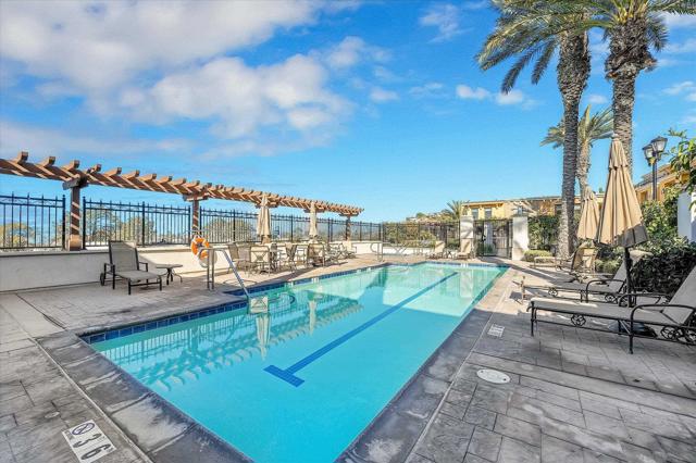 1010 Genter St, La Jolla, California 92037, 3 Bedrooms Bedrooms, ,3 BathroomsBathrooms,Condominium,For Sale,Genter St,250019093SD