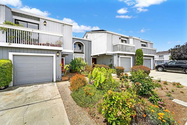 1757 30th Avenue, Santa Cruz CA: https://media.crmls.org/mediaz/608af46e-83d6-4b90-88bb-bb391612e337.jpg