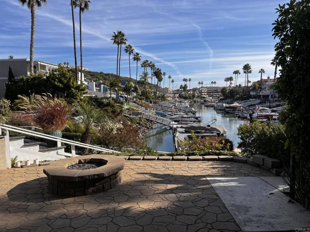 4587 Cove Drive, Carlsbad CA: https://media.crmls.org/mediaz/608b48a6-9110-45cd-b2f2-c2d73fb96eda.jpg