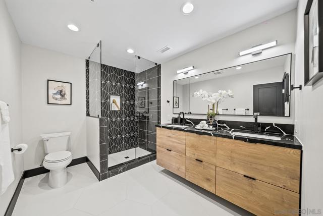 11388 Lorena Ln, El Cajon CA: https://media.crmls.org/mediaz/608c1781-1015-4196-9b5f-862e683fd9d5.jpg