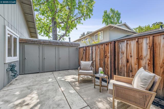 2877 Fountainhead Drive, San Ramon CA: https://media.crmls.org/mediaz/608c1fcc-c31c-4087-8b04-9bbb66c779cf.jpg
