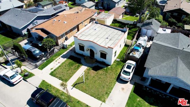 1622 W 66th Street, Los Angeles CA: https://media.crmls.org/mediaz/608c5a4b-c4b9-40b4-8675-2fedaa4d836c.jpg