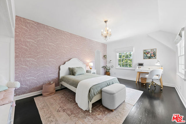 10736 Le Conte Avenue, Los Angeles CA: https://media.crmls.org/mediaz/608cf414-6580-49f2-babe-f84191b7befc.jpg