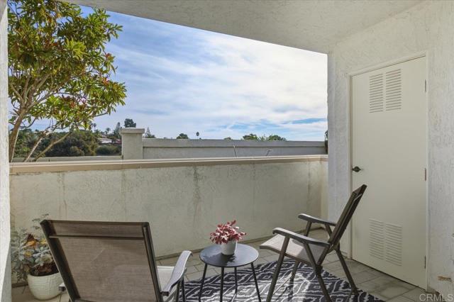 3315 Genoa Way, Oceanside CA: https://media.crmls.org/mediaz/608d23a1-a774-4a65-b31f-fcc6f7302048.jpg